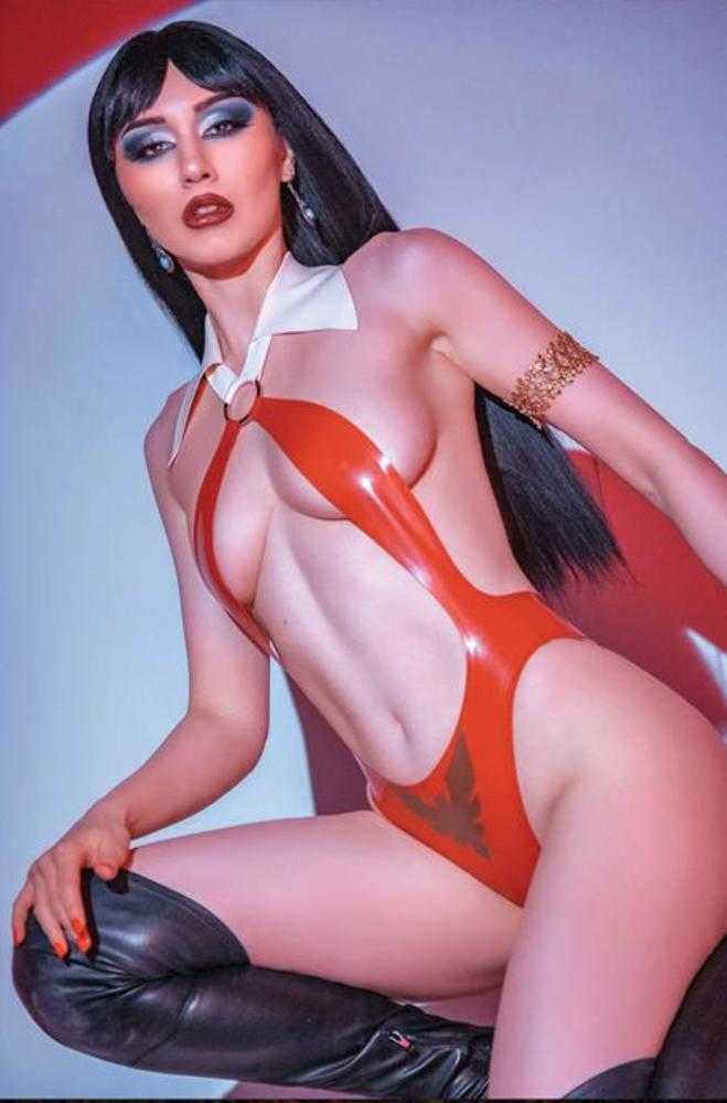 Vampirella Armageddon #7 Cover F 1 in 10 Cosplay Full Art Variant